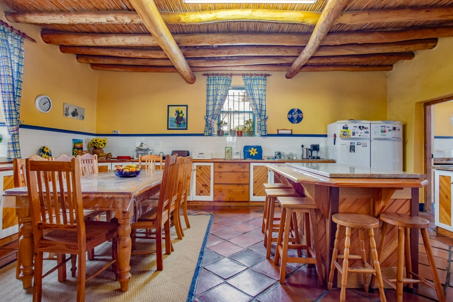 5 Bedroom Property for Sale in Uitsig Western Cape